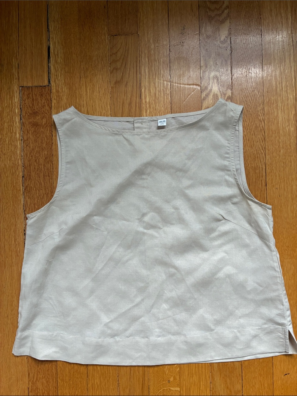 Uniqlo Linen Blend cropped shell, neutral